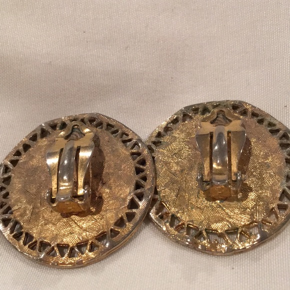 Vintage Large Napoleon Coin Clip Earrings - Picture 2 of 2